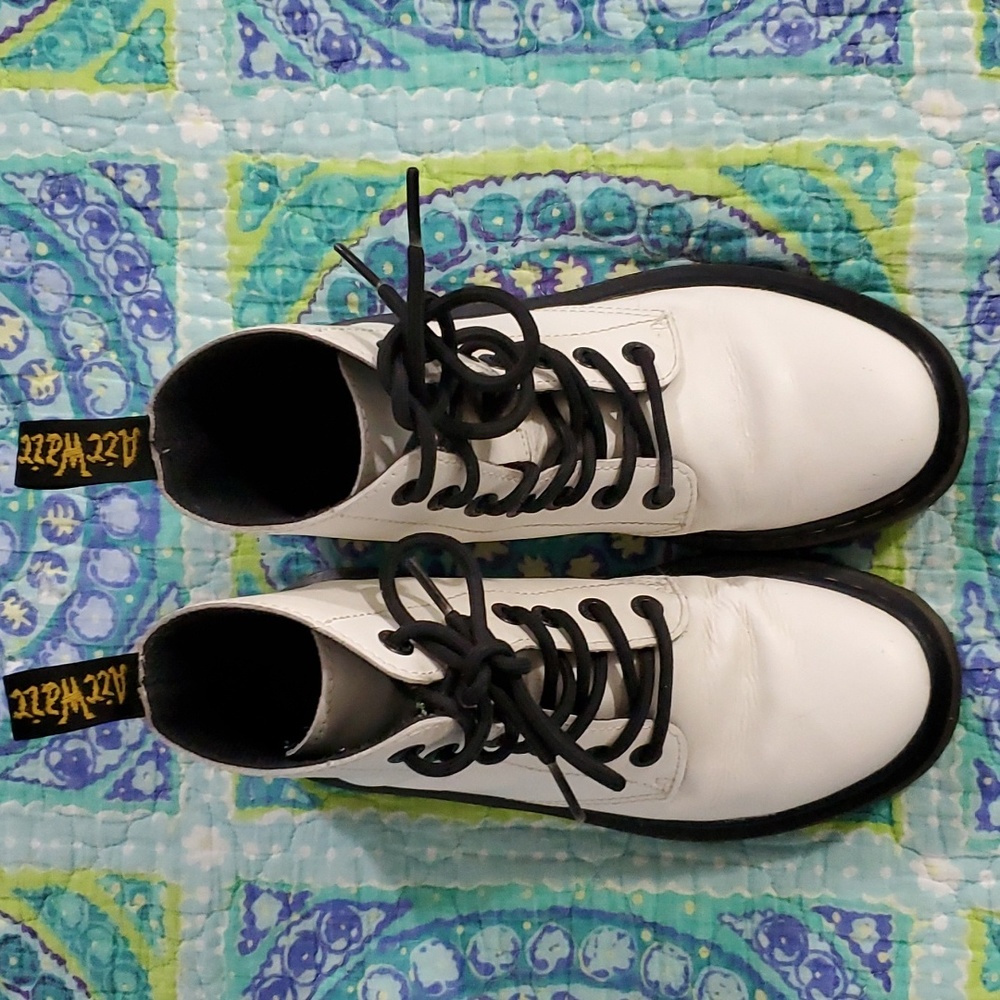 DR. MARTENS luana white leather lace up combat boot womens 6/37